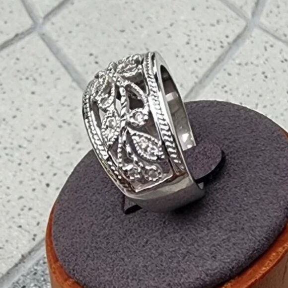 RSC Silver Filigree Vine Floral Crystal Openwork Band Dome Ring - Picture 9 of 10